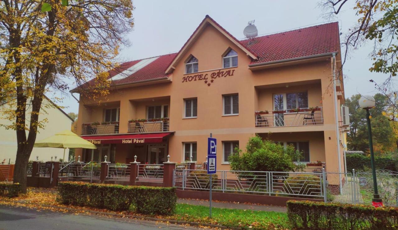 Hotel Pávai Hajdúszoboszló Exterior foto